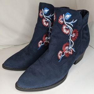 Carlos By Carlos Santana Embroidered Blue  Faux Suede Boots Women's Size 6M